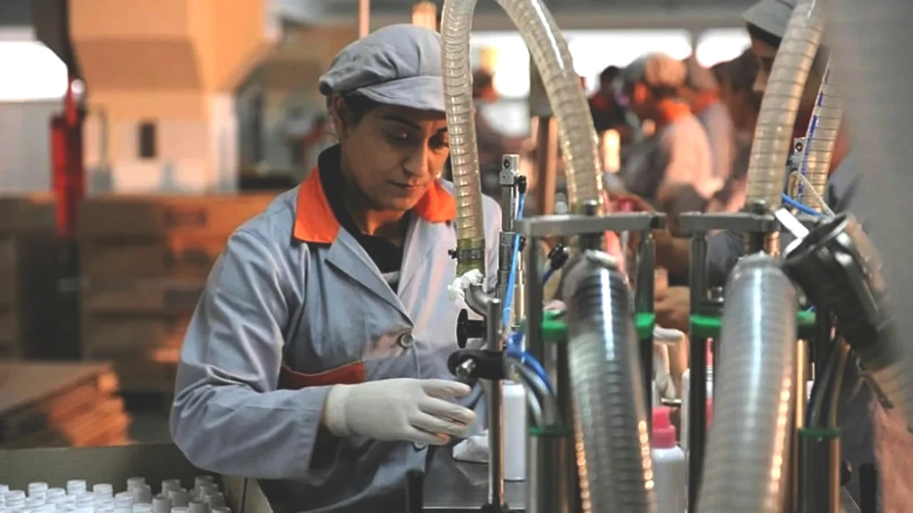 600 Bin Kamu İşçisini Heyecanlandıran Gelişme! 2025 İçin Zam Oranları ve Hükümetin Üçüncü Teklifi Açıklandı